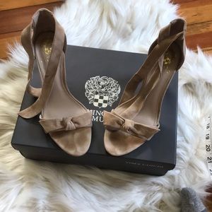 Vince Camuto Camilla Heel Tumbleweed Kid Suede